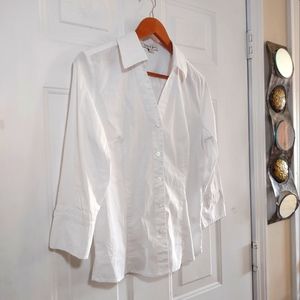 Jennifer and Grace White Women's Shirt. Size L